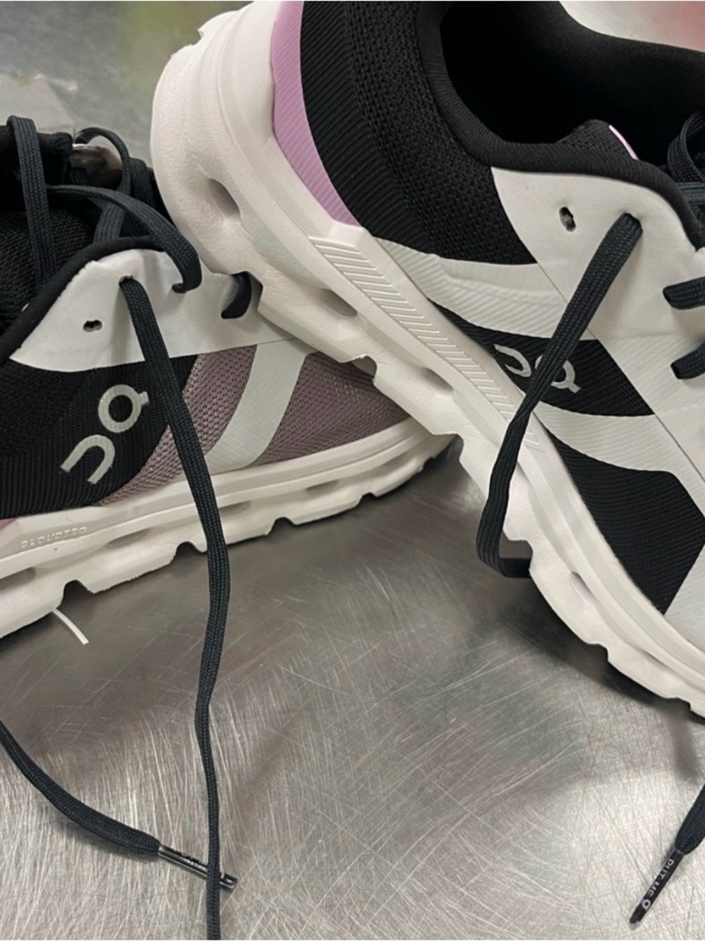 ON CLOUDS Women’s Athletic Sneakers in Mauve and Black - Picture 3 of 5